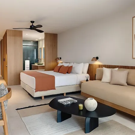 מלון Royal Hideaway Corales