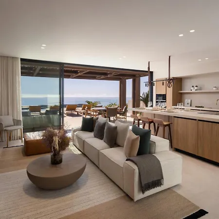Royal Hideaway Corales מלון