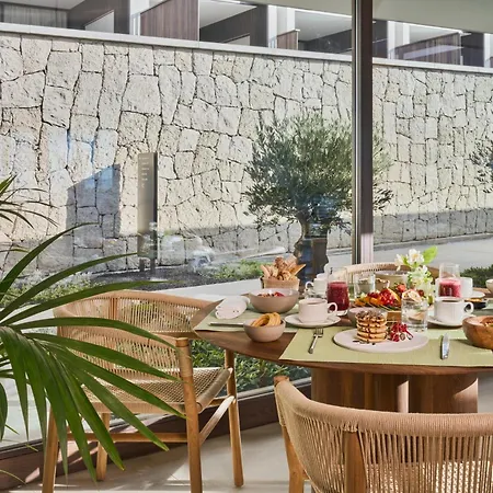 מלון Royal Hideaway Corales 5*