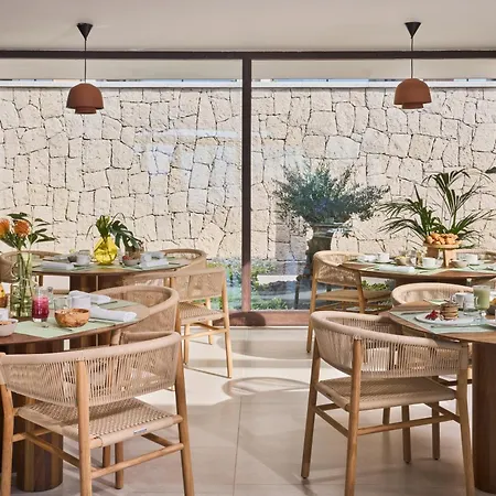 Royal Hideaway Corales Otel