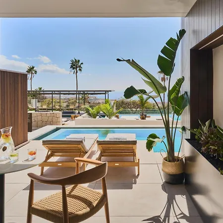 Royal Hideaway Corales מלון