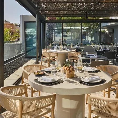 Royal Hideaway Corales מלון