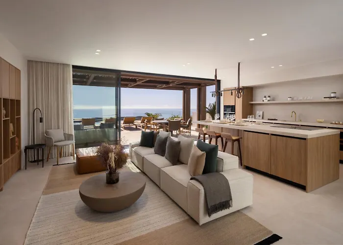 Royal Hideaway Corales מלון