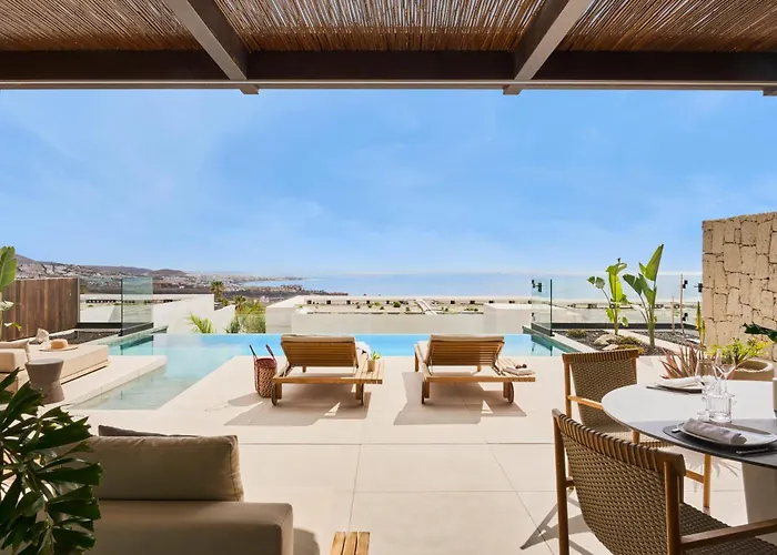 מלון Royal Hideaway Corales 5*