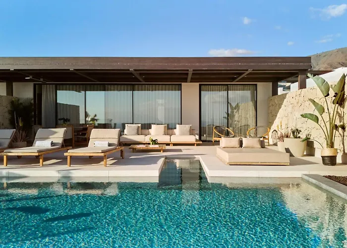 מלון Royal Hideaway Corales 5*